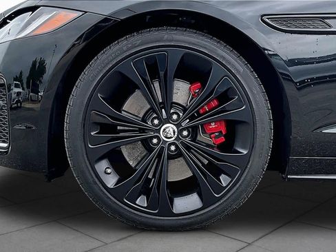 Used 2024 Jaguar XF R-Dynamic SE AWD/4WD image 10