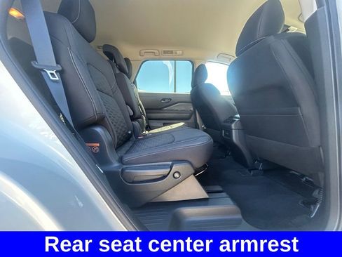 Used 2025 Nissan Pathfinder SV image 28