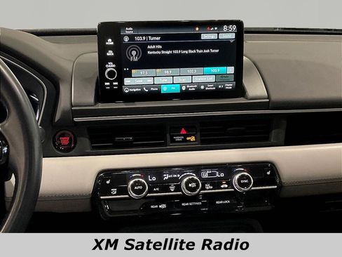 Certified 2023 Honda Pilot Touring image 9
