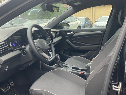 Used 2025 Volkswagen Jetta Sport FWD image 11