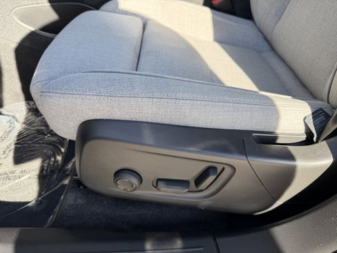 Used 2023 Volvo XC40 Recharge Ultimate image 32