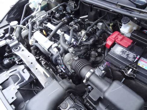 Used 2025 Nissan Versa SV FWD image 33