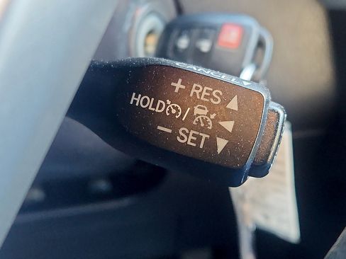 Used 2019 Toyota Highlander LE image 23