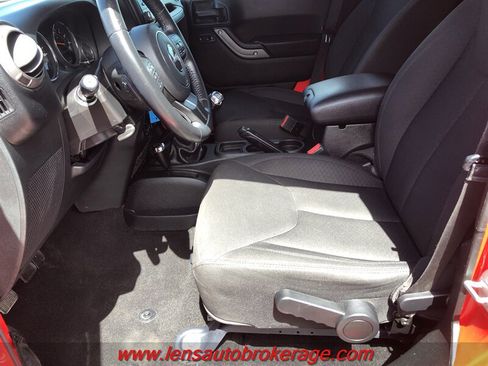 Used 2018 Jeep Wrangler Unlimited Sport S AWD/4WD image 11