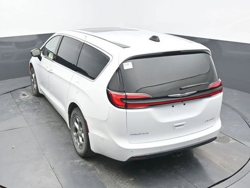 Used 2024 Chrysler Pacifica Limited w/ Trailer Tow Group image 48
