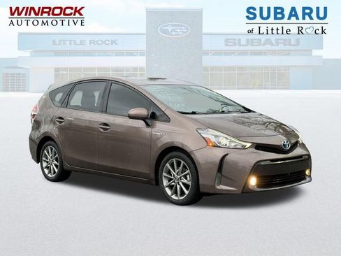 Used 2017 Toyota Prius V Five image 1