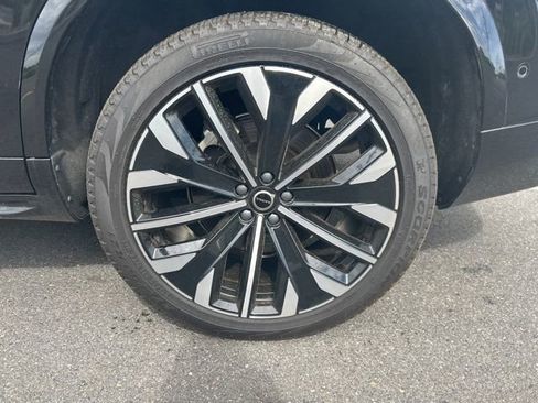 Certified 2025 Volvo XC90 B5 Plus AWD/4WD image 9