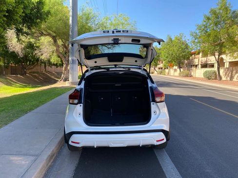 Used 2021 Nissan Kicks SR FWD image 10