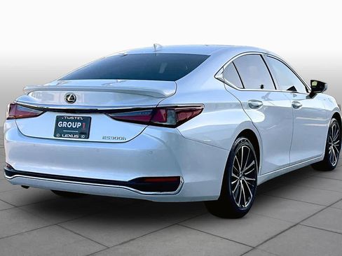 Used 2024 Lexus ES 300h w/ Premium Package FWD image 13