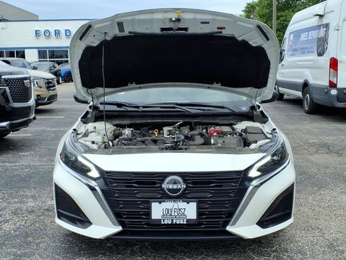 Used 2025 Nissan Altima 2.5 SV FWD image 32