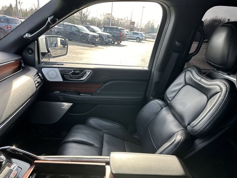 Used 2024 Lincoln Navigator Reserve image 25