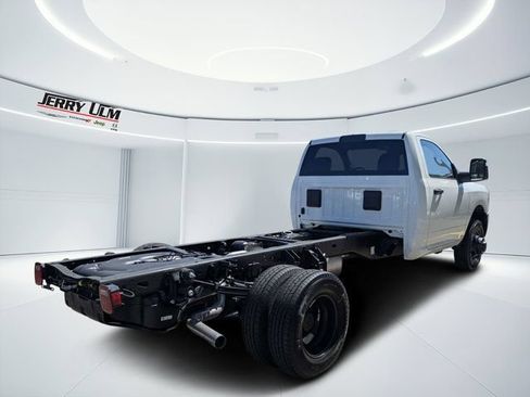 New 2026 RAM 3500 Tradesman AWD/4WD image 4