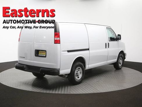 Used 2020 Chevrolet Express 3500 w/ Driver Convenience Package RWD image 38