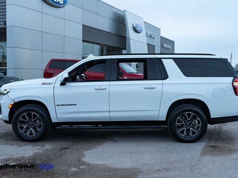 Used 2022 Chevrolet Suburban Z71 image 9