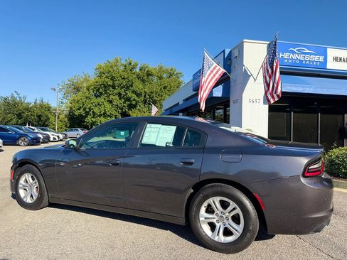 Used 2020 Dodge Charger SXT w/ Leather Interior Group RWD image 8