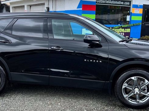 Used 2024 Chevrolet Blazer LT w/ Convenience Package FWD image 4