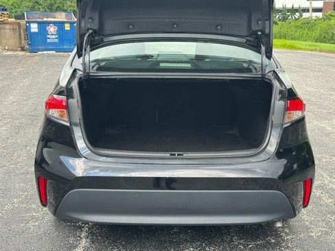 Used 2024 Toyota Corolla LE FWD image 5