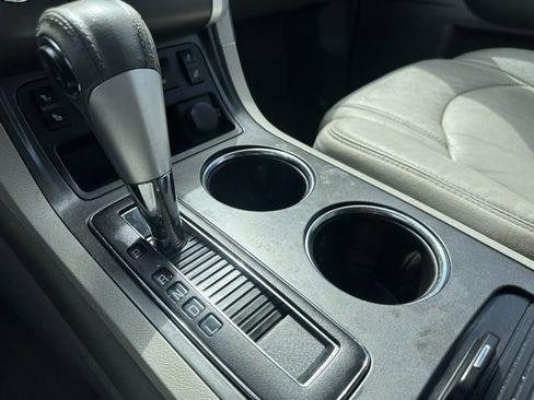 Used 2011 Chevrolet Traverse LT w/ Personal Connectivity Package image 26