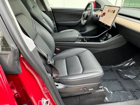 Used 2024 Tesla Model Y Long Range RWD image 16