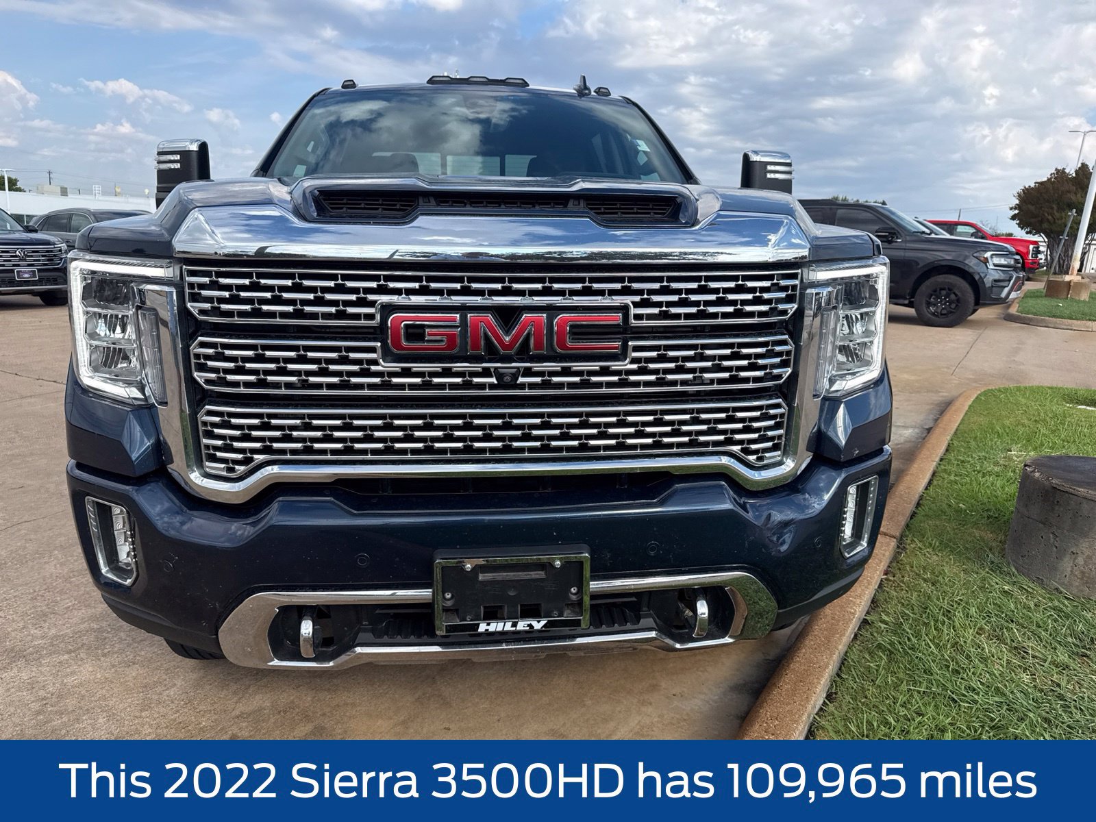 Used 2022 GMC Sierra 3500 Denali w/ Denali Ultimate Package AWD/4WD image 2