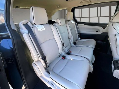 New 2026 Honda Odyssey Touring image 10
