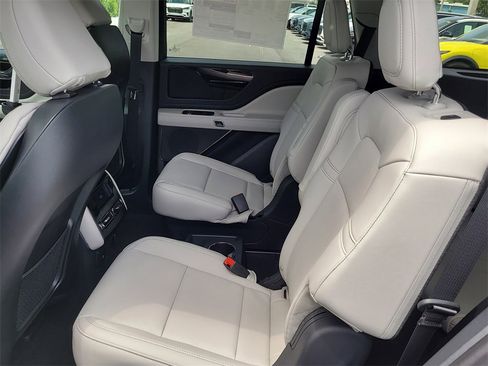 New 2025 Lincoln Aviator Premiere image 11