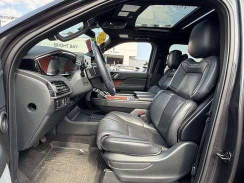 Certified 2024 Lincoln Navigator Reserve AWD/4WD image 9