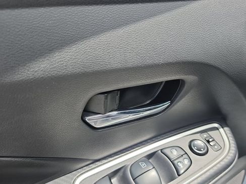 Certified 2023 Nissan Versa SR w/ Trunk Package FWD image 18