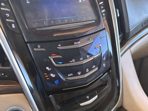 Used 2018 Cadillac Escalade Luxury w/ LPO, Radiant Package RWD image 27