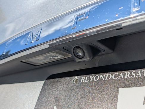 Used 2019 Chevrolet Impala LT FWD image 6
