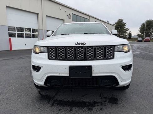 Used 2019 Jeep Grand Cherokee Altitude image 11