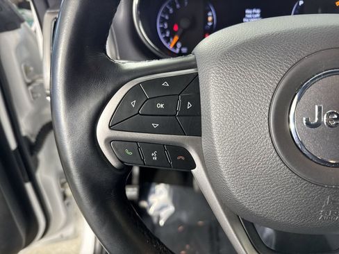 Used 2022 Jeep Grand Cherokee Limited image 12