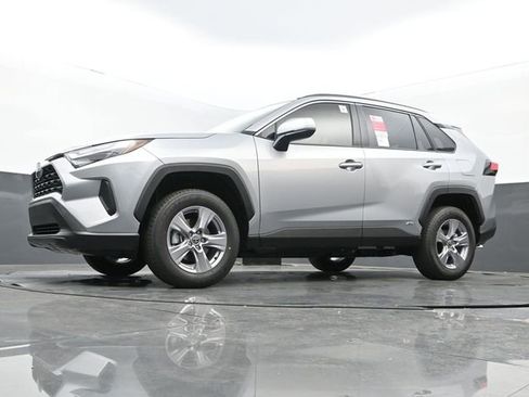 Used 2025 Toyota RAV4 XLE image 26