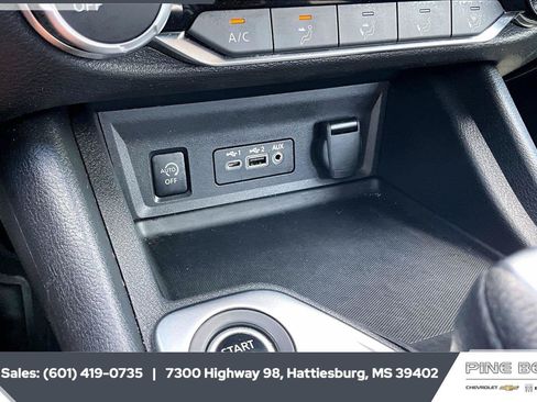 Used 2024 Nissan Sentra SV FWD image 23