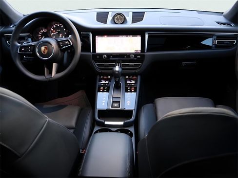 Used 2025 Porsche Macan S image 14