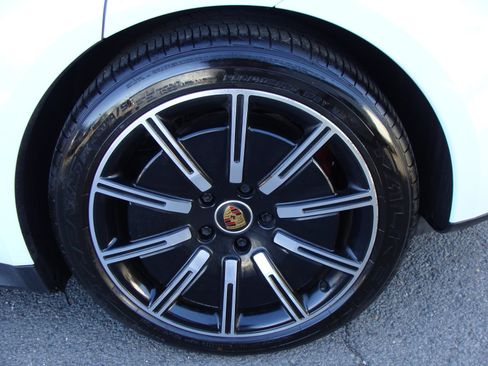 Used 2020 Porsche Taycan 4S AWD/4WD image 39