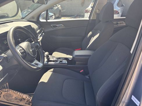 Used 2025 Kia Sportage LX AWD/4WD image 27