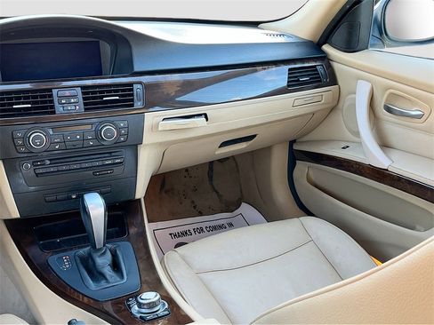 Used 2011 BMW 328i Sedan w/ Premium Pkg image 24
