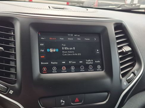 Used 2019 Jeep Cherokee Latitude Plus AWD/4WD image 18