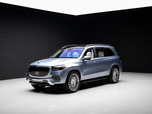 Used 2025 Mercedes-Benz Maybach GLS 600 4MATIC image 4