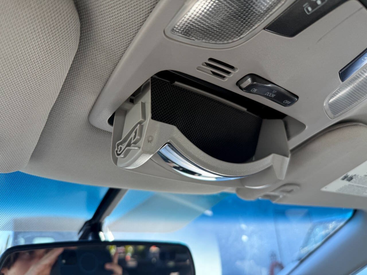 Used 2015 Toyota Sienna LE FWD image 27