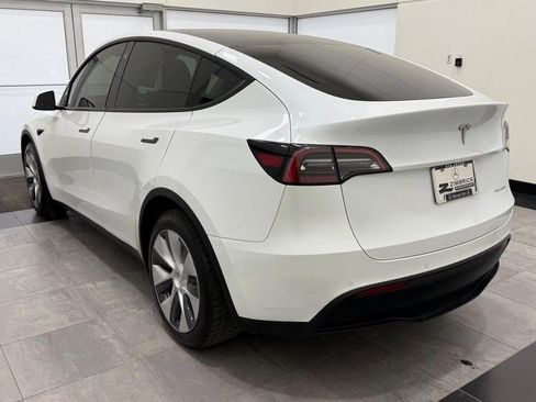 Used 2021 Tesla Model Y Long Range image 4