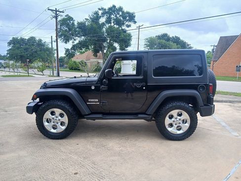 Used 2012 Jeep Wrangler Sport AWD/4WD image 4