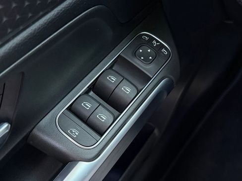 Certified 2025 Mercedes-Benz GLB 250 image 19