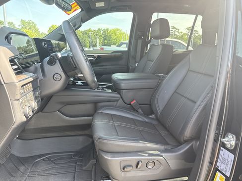 Used 2026 Chevrolet Tahoe High Country AWD/4WD image 16