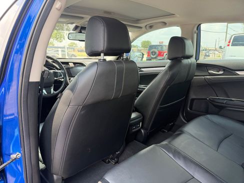 Used 2017 Honda Civic Touring image 11