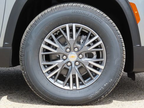 New 2026 Chevrolet Traverse LT w/ Driver Confidence Package AWD/4WD image 15