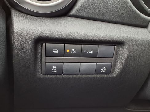 Used 2025 Nissan Versa S w/ Trunk Package FWD image 15