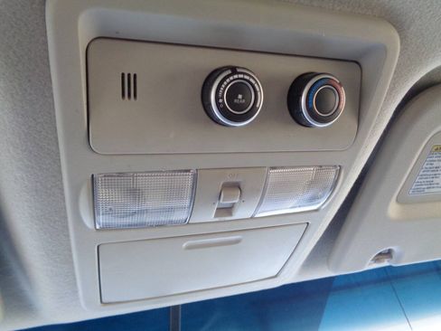 Used 2019 Nissan NV 3500 SL RWD image 38
