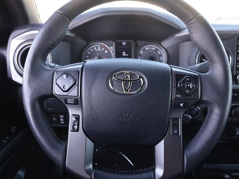 Used 2023 Toyota Tacoma TRD Off-Road image 10